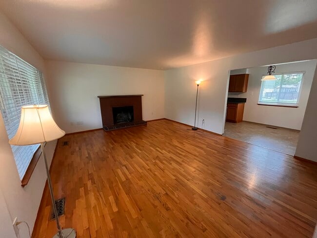 Building Photo - 8901 Lawndale Ave SW