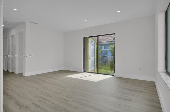 Building Photo - 20127 SW 88th Ct