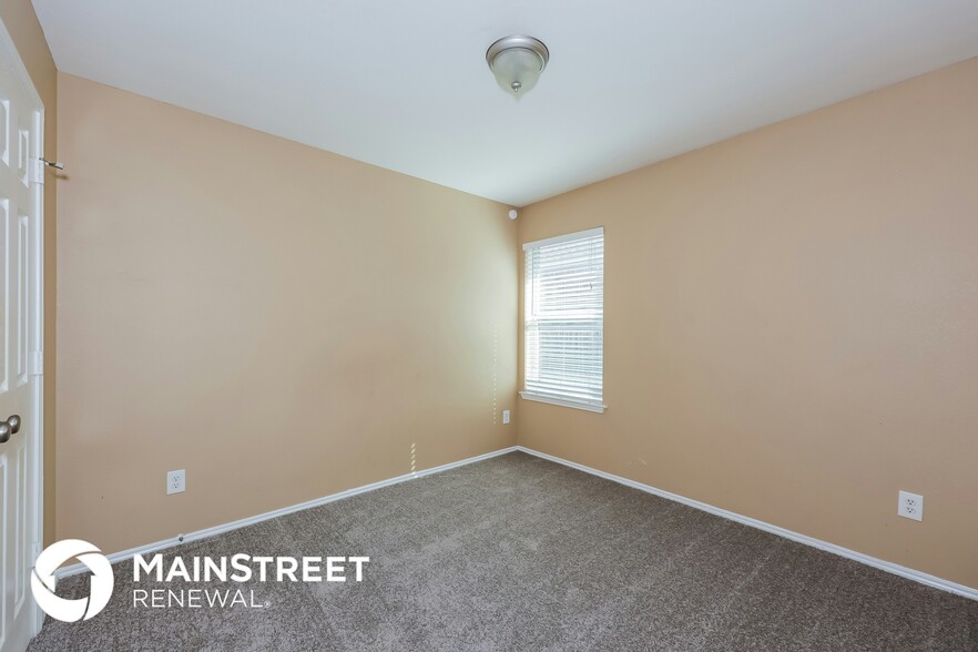 Building Photo - 1244 Cleardale Dr