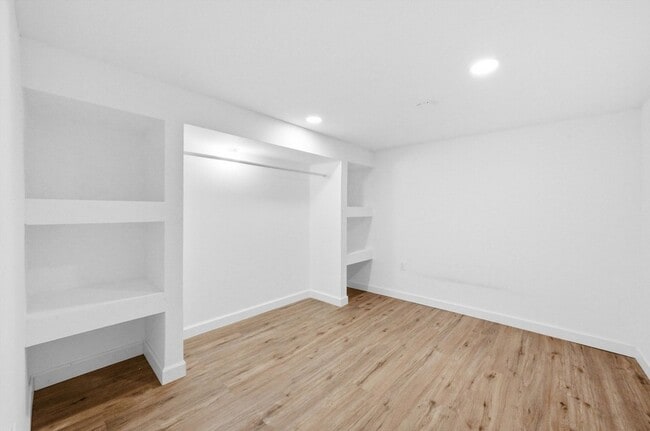 Building Photo - 4605 S Laramie Ave