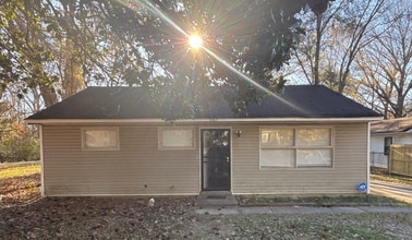 Building Photo - 887 Par Ave