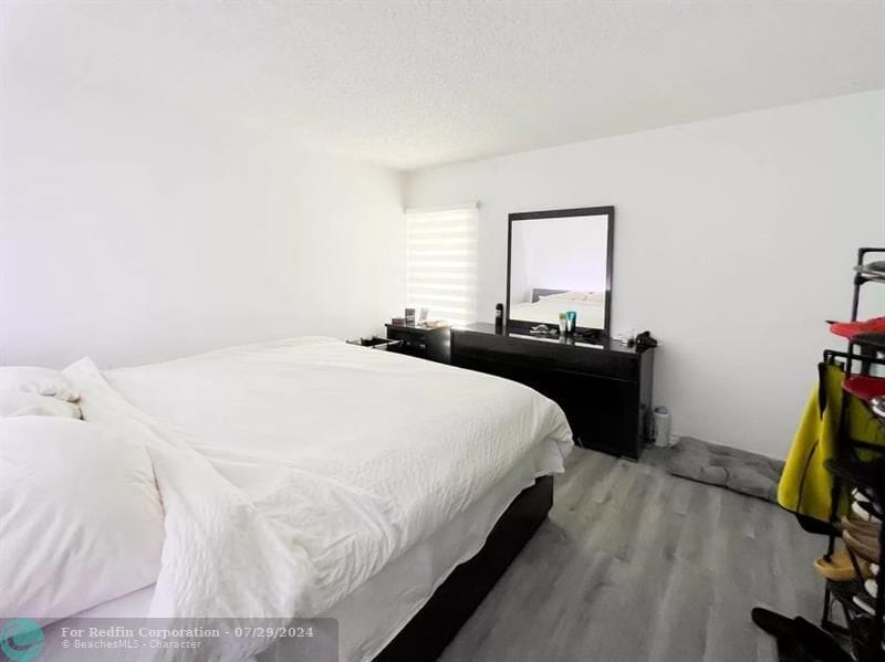 Building Photo - 5140 NE 3rd Ave