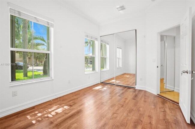 Building Photo - 5168 SW 157th Ave