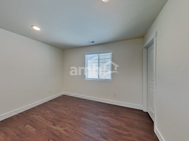 Building Photo - 1405 Alderleaf Ave