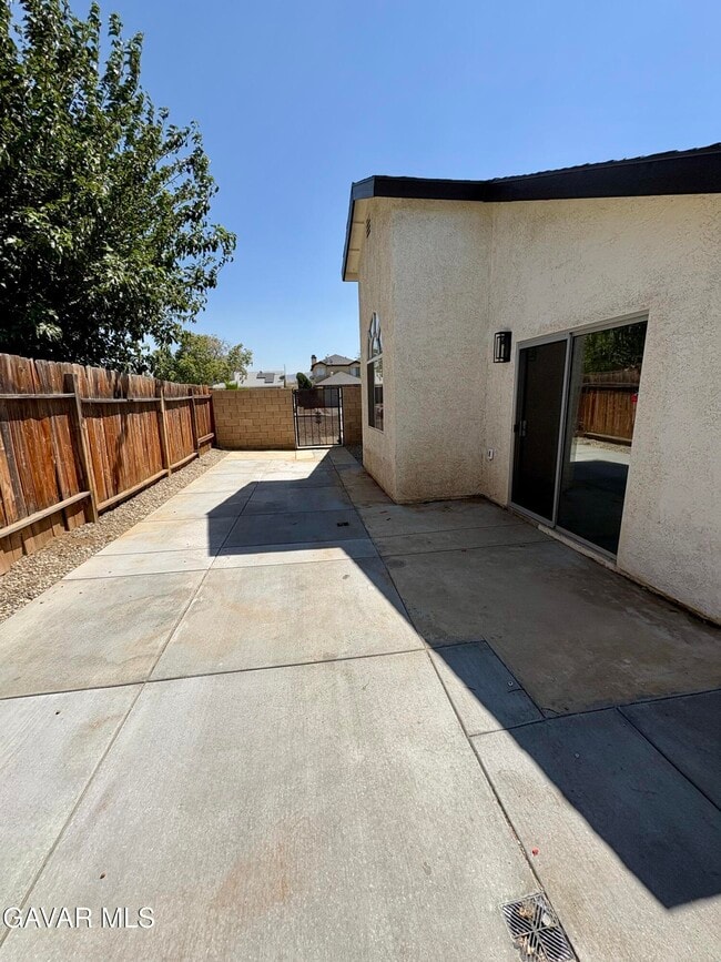 Building Photo - 2137 Estrella Ct