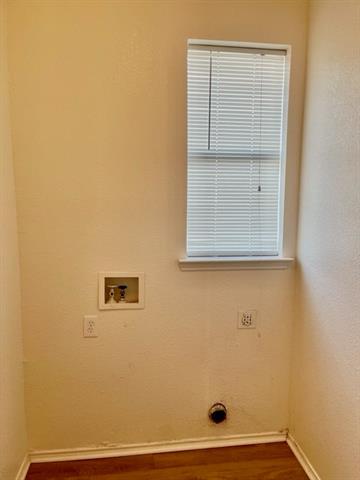 Building Photo - 7216 Park Creek Cir W