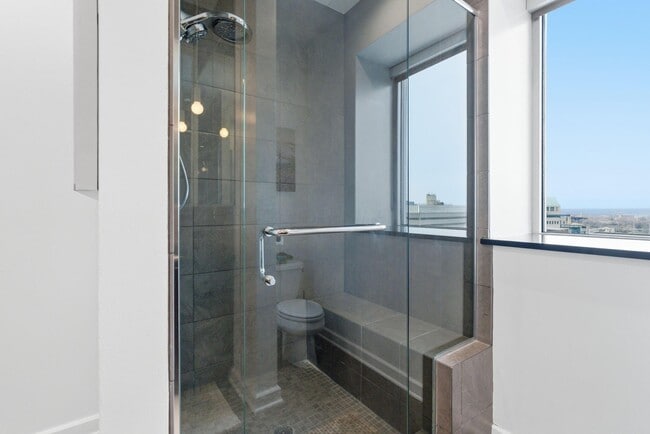 Building Photo - 145 N High St