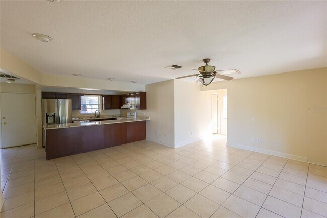 Building Photo - 1960 Union St