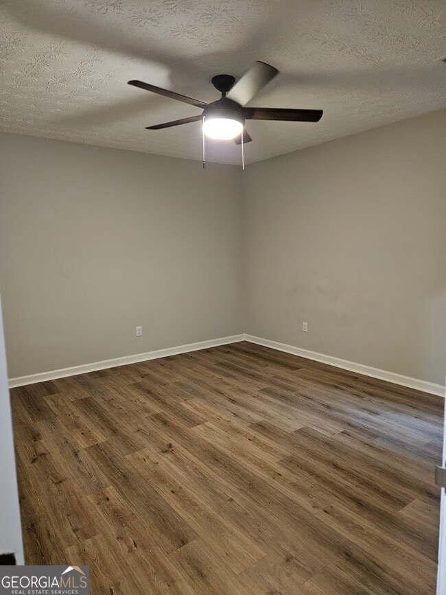 Building Photo - 135 Rose Ct