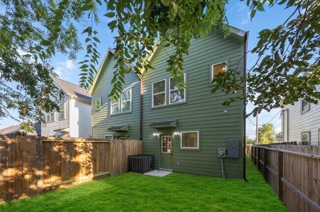 Building Photo - 8018 Attwater St