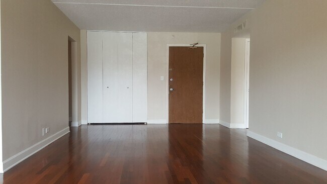 Building Photo - 21 Kristin Dr