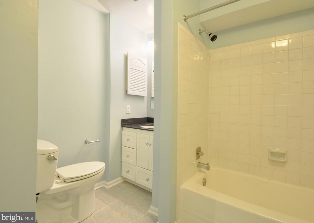 Building Photo - 10152 Marshall Pond Rd