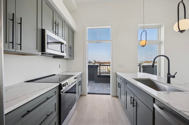 Floorplan - 2560 Jasper St,