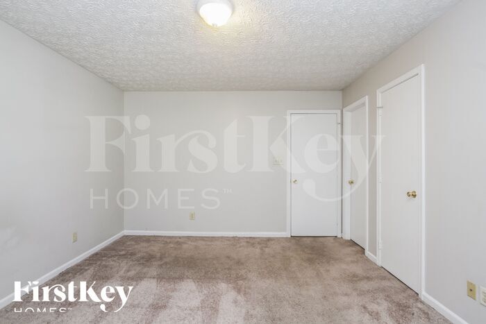 Building Photo - 5144 Stanhope Ln