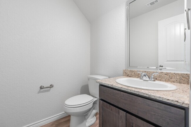 Building Photo - 106 Levi Ct