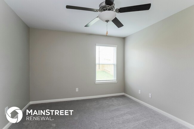 Building Photo - 26420 Richter Dr