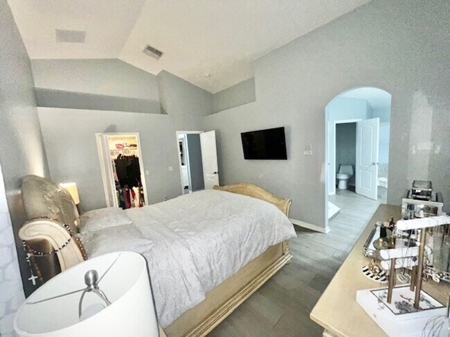 Building Photo - Lake Nona!! Spectacular 4X2 in Gated Nona Crest! All tile flooring!! 2 car garage! Move in April ...