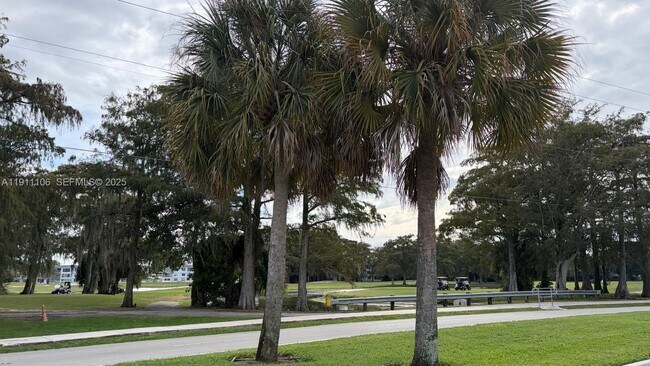 Building Photo - 7925 Fairview Dr