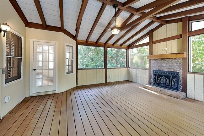 Building Photo - 2427 Brookvine Ln