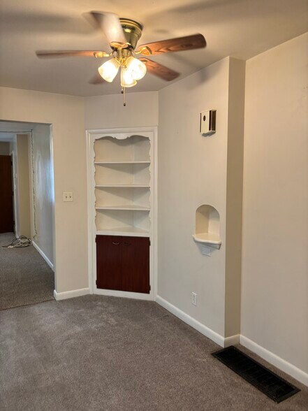 Building Photo - 2913 Aerial Ave