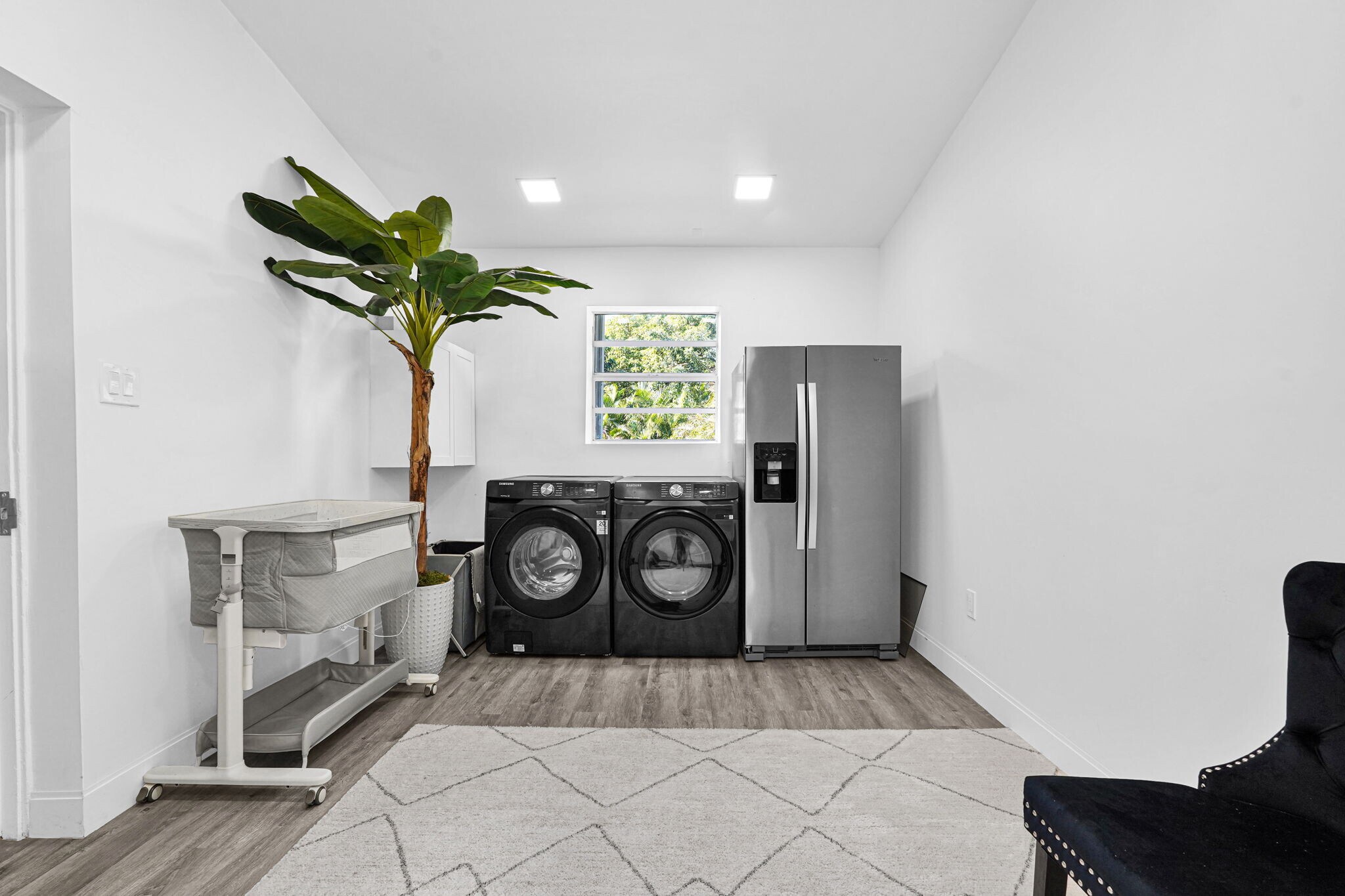 Building Photo - 1420 S 24th Ter