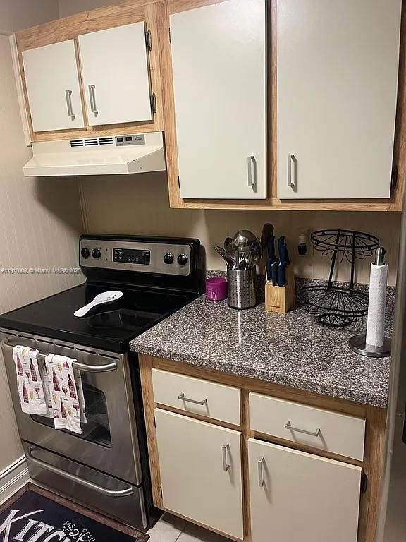 Building Photo - 6031 Shaker Wood Cir