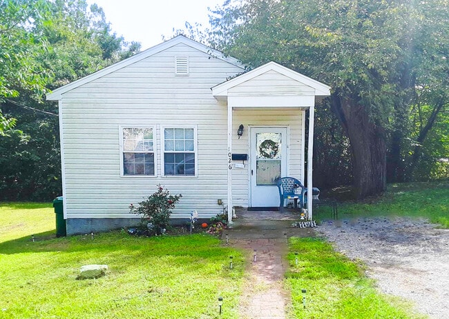 Building Photo - 1026 Stainback St