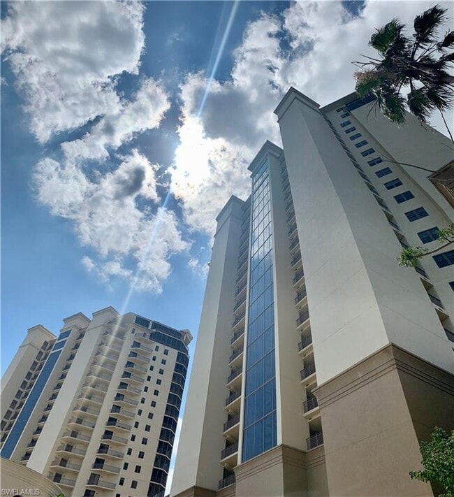 Building Photo - 14380 Riva Del Lago Dr