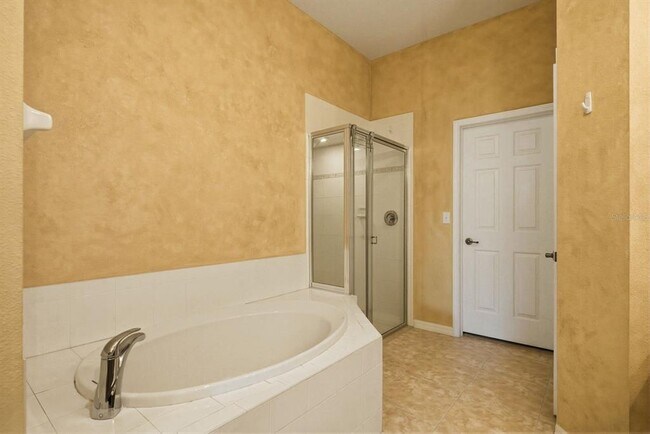 Building Photo - 1405 Ridge Terrace