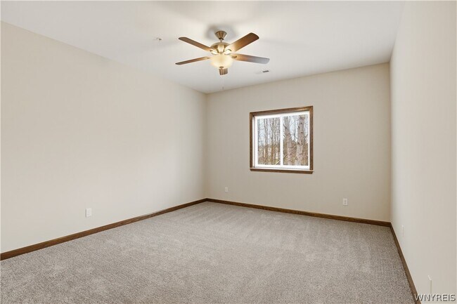 Building Photo - 1130 Orchard Park Rd