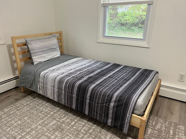 upstairs bedroom - 114 S Lee St