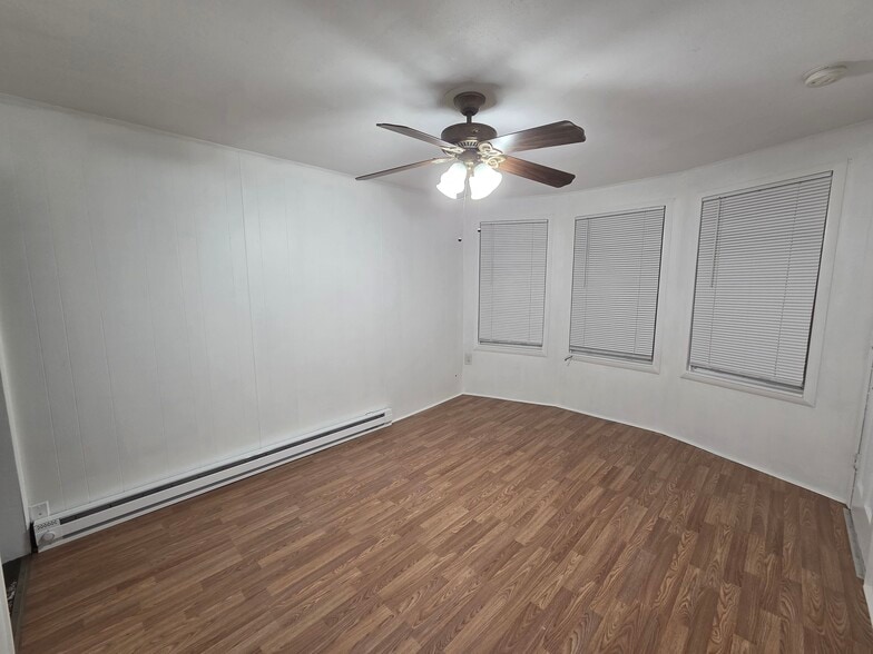 Building Photo - 24 Rocky Hill Ave