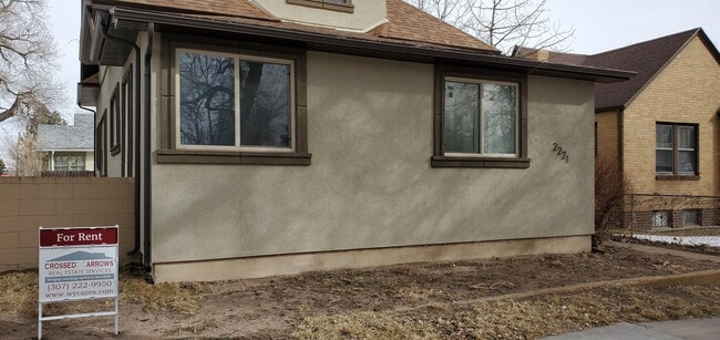 Building Photo - 2221 Maxwell Ave