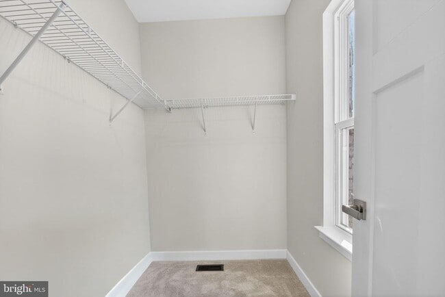 Building Photo - 100 Lawndale Dr