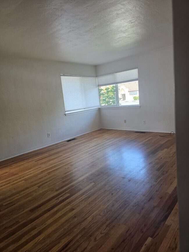Building Photo - 1227 S Arlington Ave