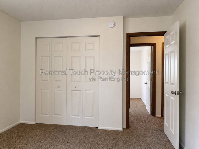 Building Photo - 420 5th Ave E
