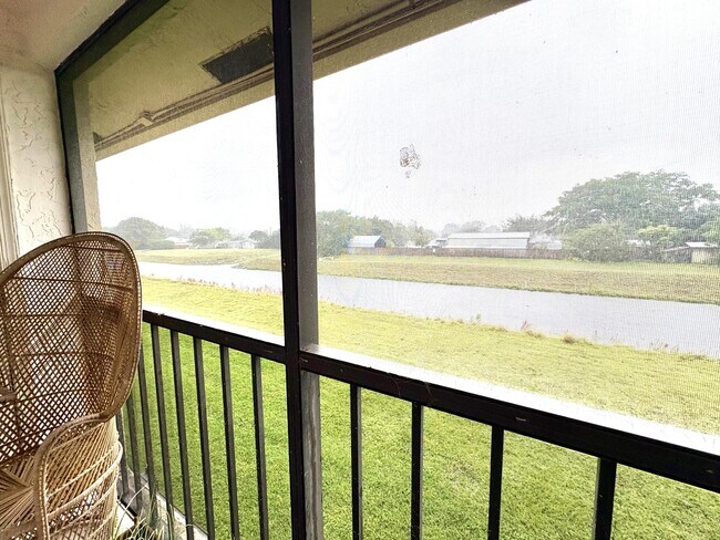 Building Photo - 9485 Boca Cove Cir