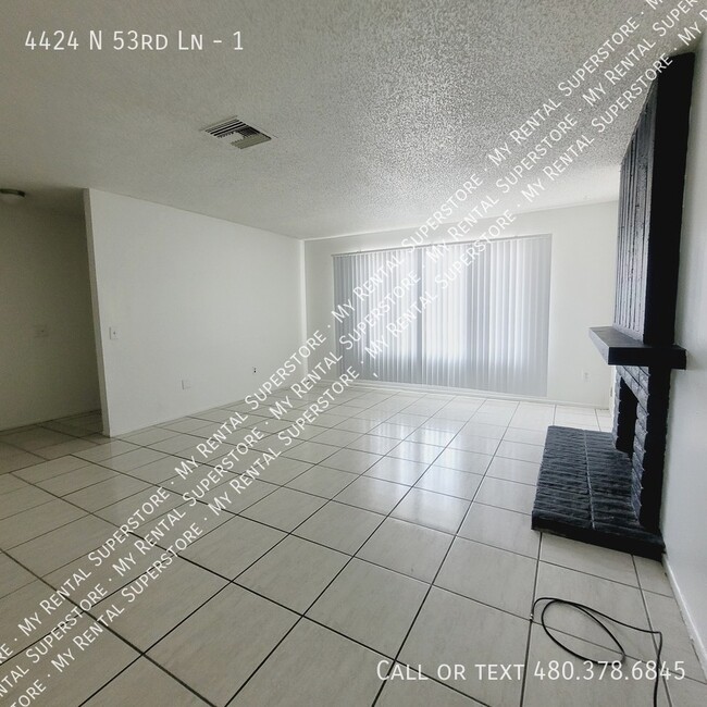 Building Photo - 4424 N 53rd Ln
