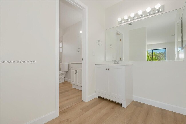 Building Photo - 11125 SW 132nd Ct