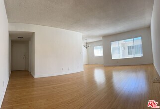 Building Photo - 2803 Arizona Ave