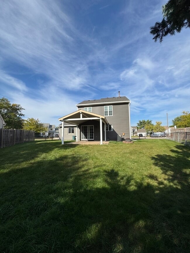 Building Photo - 111 Filbert Dr