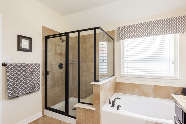 Building Photo - 19826 Summit Crest Ct