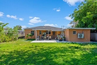 Building Photo - 911 E 32nd St