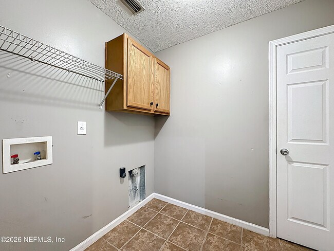 Building Photo - 3020 Golden Pond Blvd