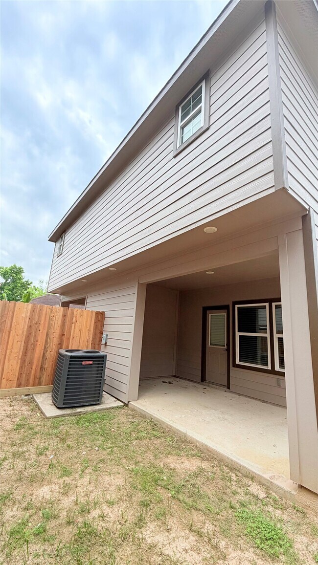 Building Photo - 7034 Smilax St