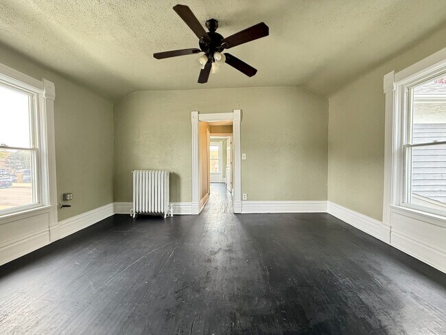 Building Photo - 203 Symphony Way