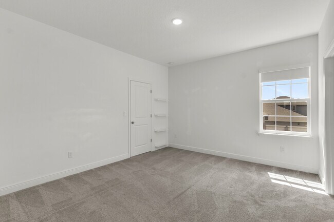 Building Photo - 5404 Golden Apple Dr