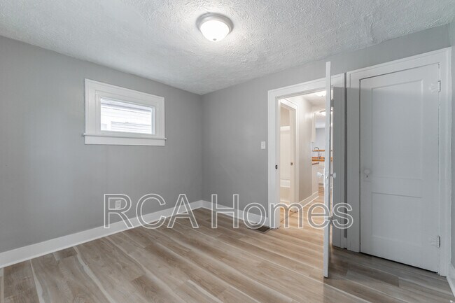 Building Photo - 1425 N Olney St