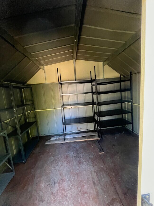 Garden shed - 1137 Tedford St SE