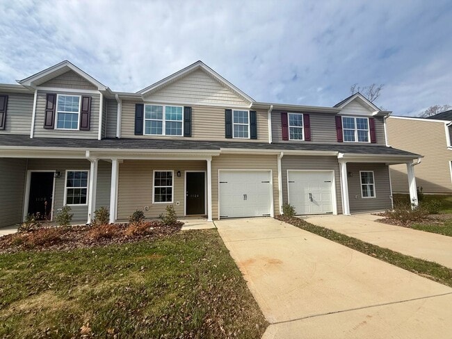 Building Photo - Two bedroom, 2.5 bath townhome in Ridge Creek, Whitsett